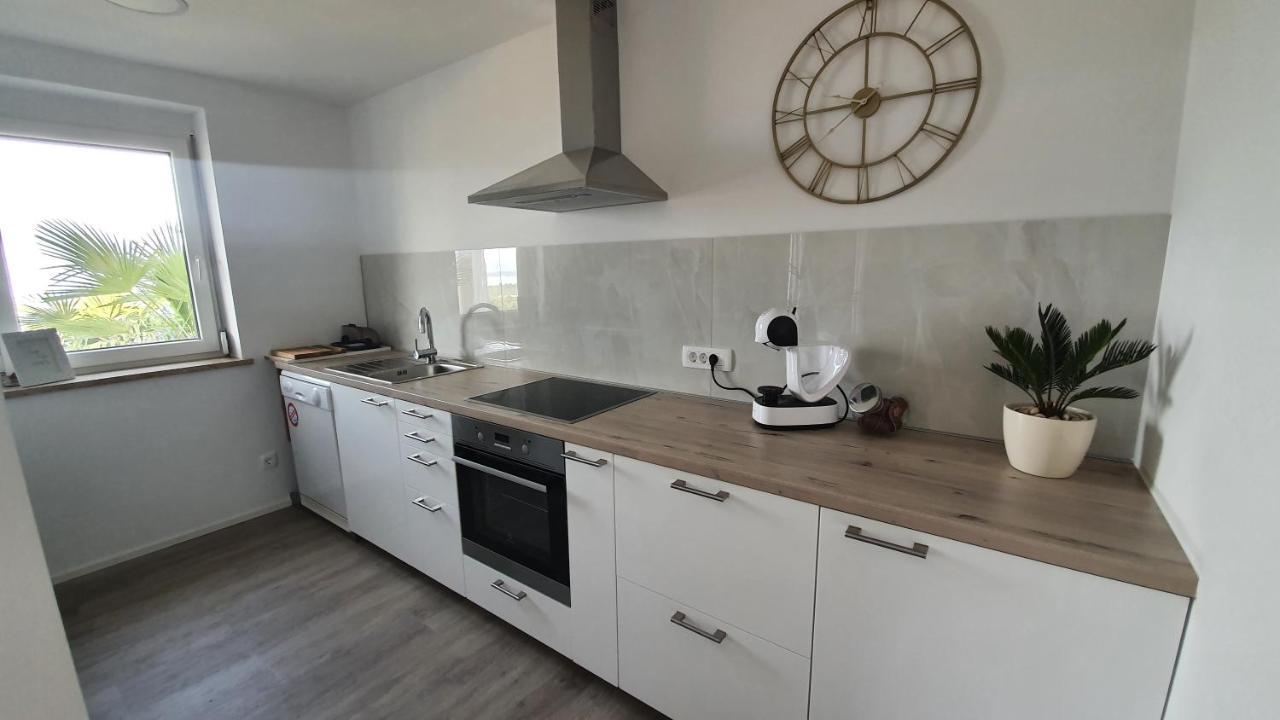 Divine View Apartma Njivice Exterior foto
