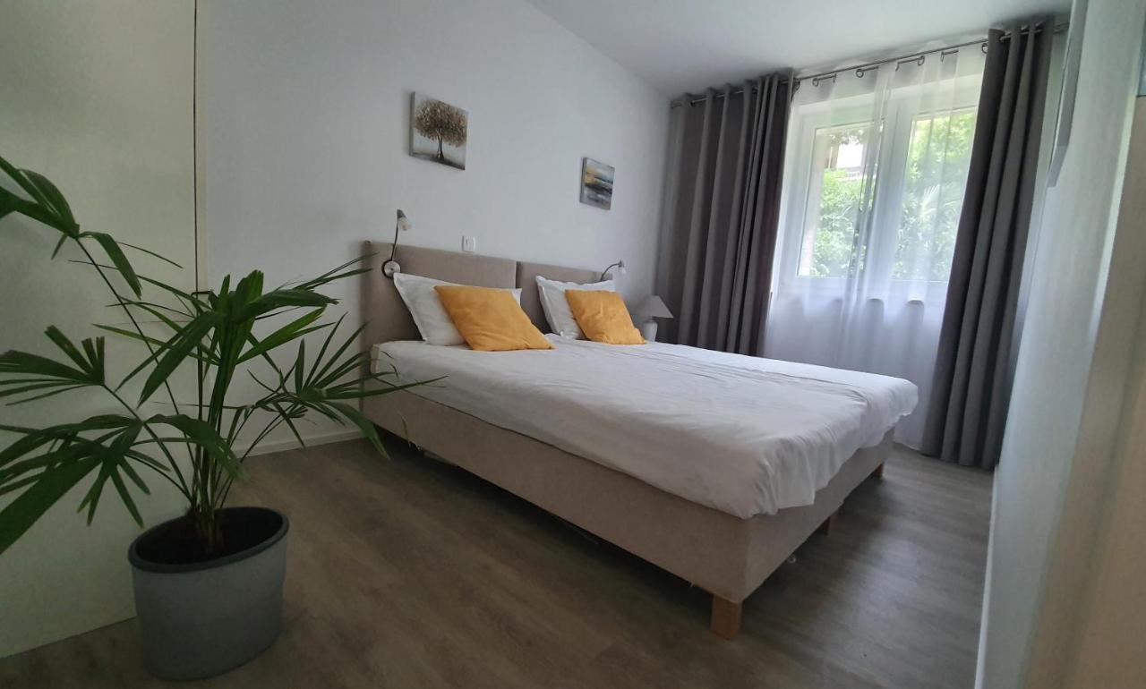 Divine View Apartma Njivice Exterior foto