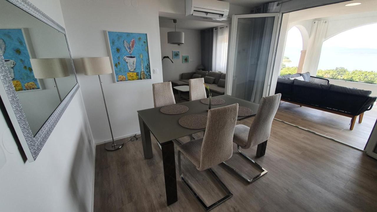 Divine View Apartma Njivice Exterior foto