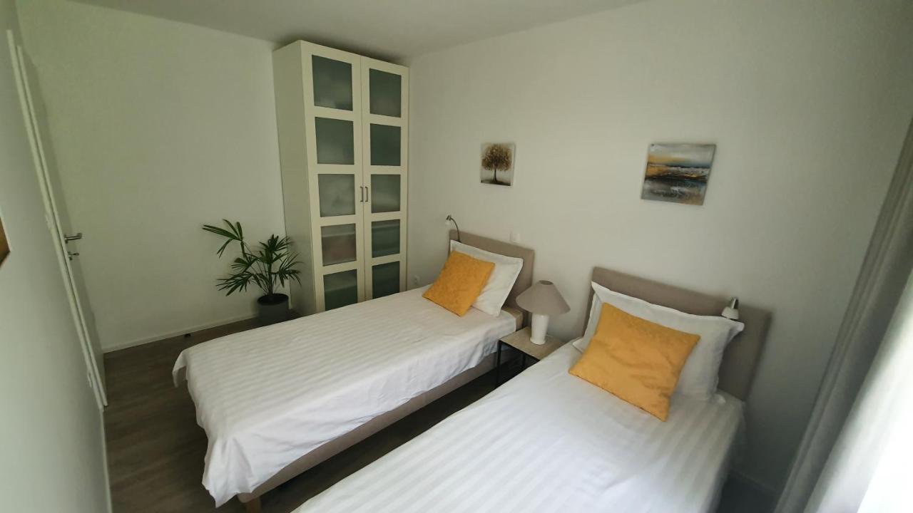 Divine View Apartma Njivice Exterior foto